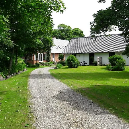 Bed & Breakfast Lyngbjerggaard Ferieboliger - *