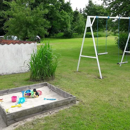 Bed & Breakfast Lyngbjerggaard Ferieboliger - 3*